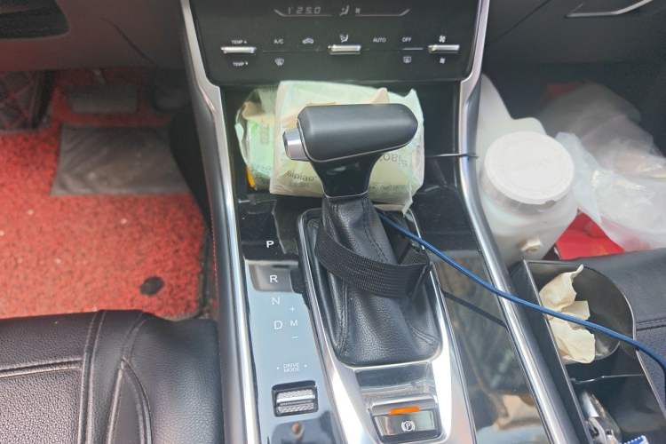 Used CHANGAN CS75 2020 280T DCT Luxury Version China VI Standard Gear Lever