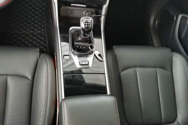Used CHANGAN CS75 2020 280T Manual Elite Version China VI Standard Gear Lever