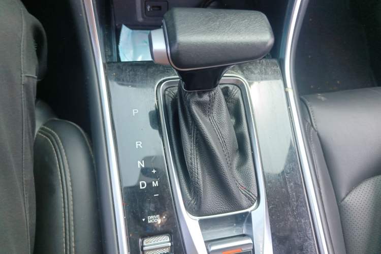 Used CHANGAN CS75 2020 280T DCT Luxury Model China VI Standard Gear Lever