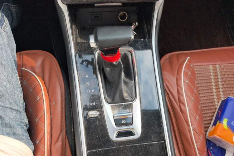 Used CHANGAN CS75 2020 280T DCT Luxury Model China VI Standard Gear Lever