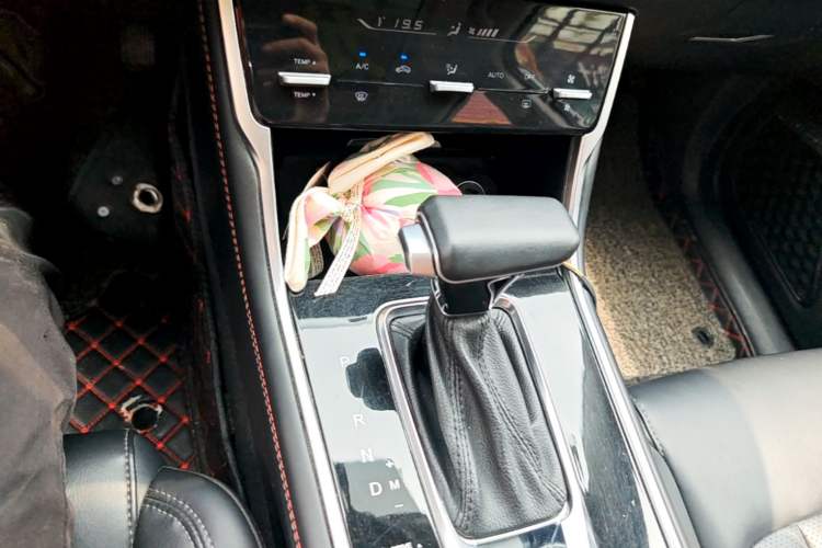 Used CHANGAN CS75 2020 280T Automatic Smart Edition China VI Gear Lever