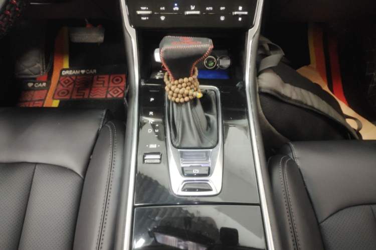 Used CHANGAN CS75 2020 280T DCT Luxury Version China VI Standard Gear Lever