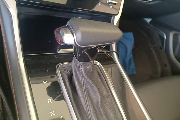 Used CHANGAN CS75 2020 280T Automatic Smart Edition China VI Standard Gear Lever