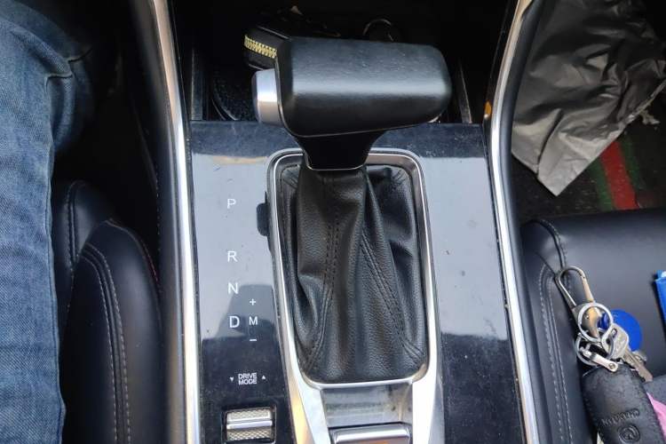 Used CHANGAN CS75 2020 280T DCT Luxury Model China VI Standard Gear Lever