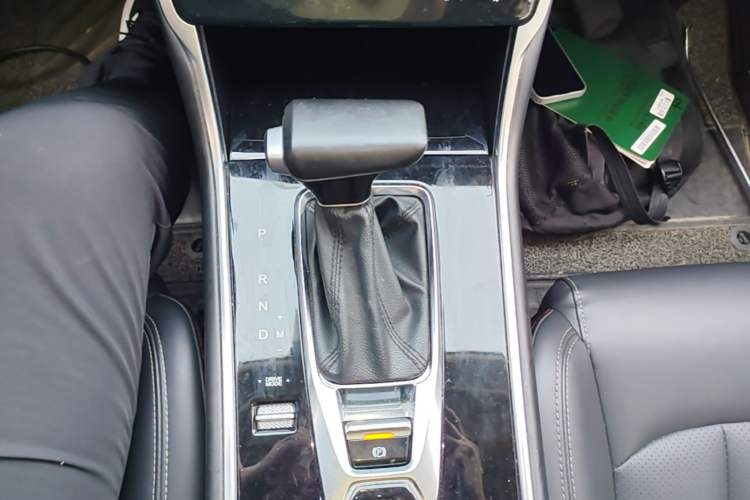 Used CHANGAN CS75 2020 280T DCT Luxury Version China VI Standard Gear Lever