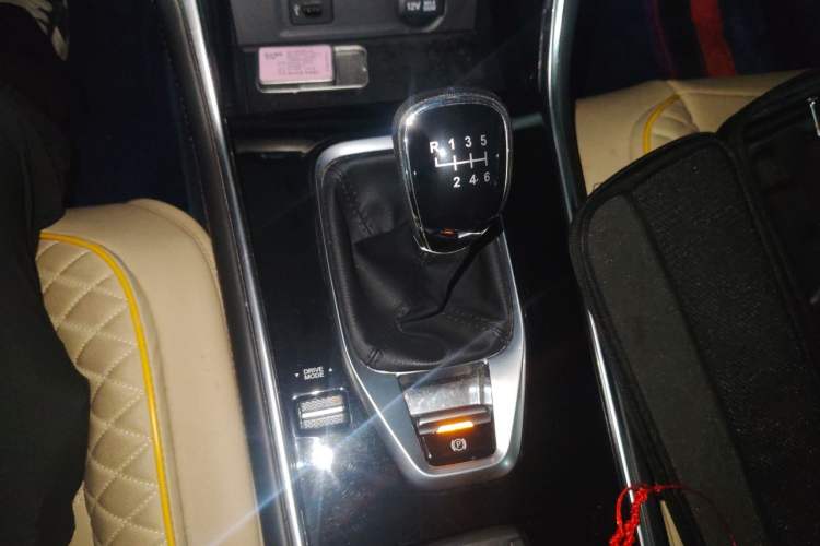 Used CHANGAN CS75 2020 280T Manual Elite Version China VI Standard Gear Lever