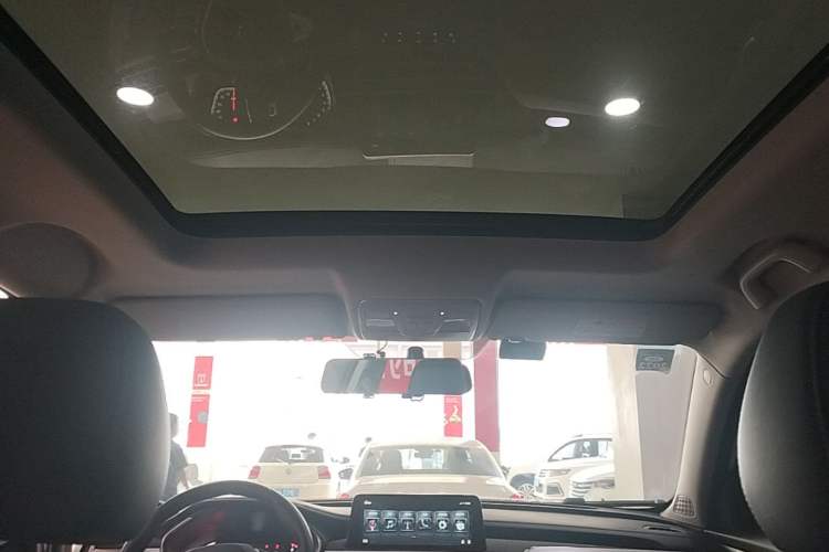 Used CHANGAN CS75 2020 280T DCT Luxury Version China VI Standard Headliner