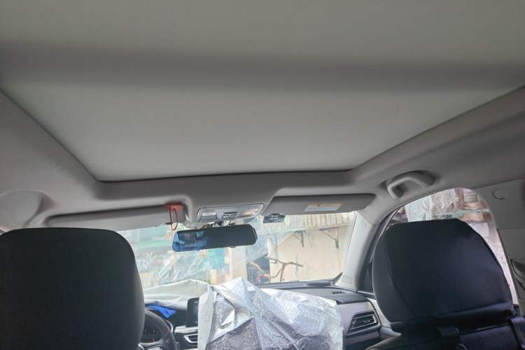 Used CHANGAN CS75 2020 280T DCT Luxury Version China VI Standard Headliner