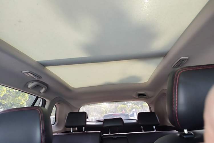 Used CHANGAN CS75 2020 280T DCT Luxury Version China VI Standard Headliner