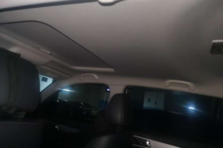 Used CHANGAN CS75 2020 280T DCT Luxury Model China VI Standard Headliner