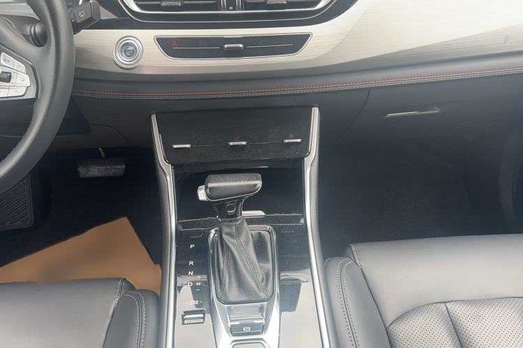 Used CHANGAN CS75 2020 280T DCT Luxury Model China VI Standard Interior 2