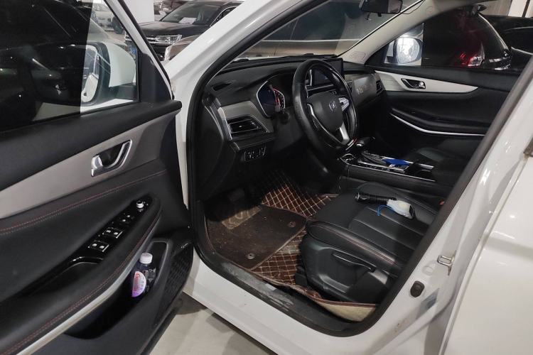 Used CHANGAN CS75 2020 280T Automatic Smart Edition China VI Standard Interior 3
