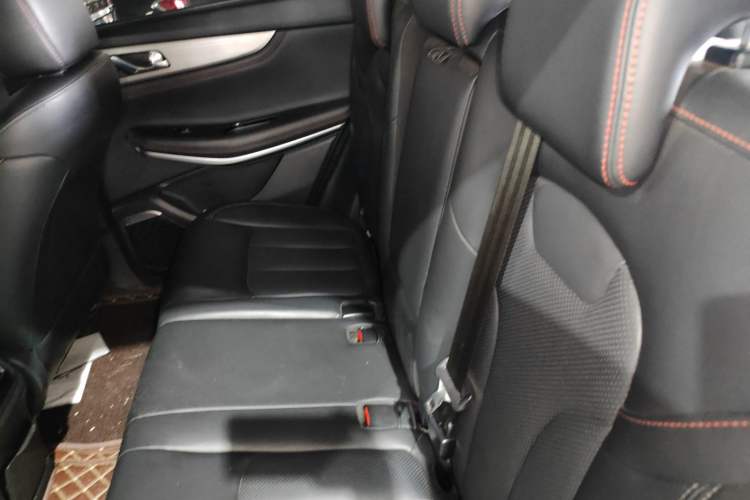 Used CHANGAN CS75 2020 280T Automatic Smart Edition China VI Standard Interior 4
