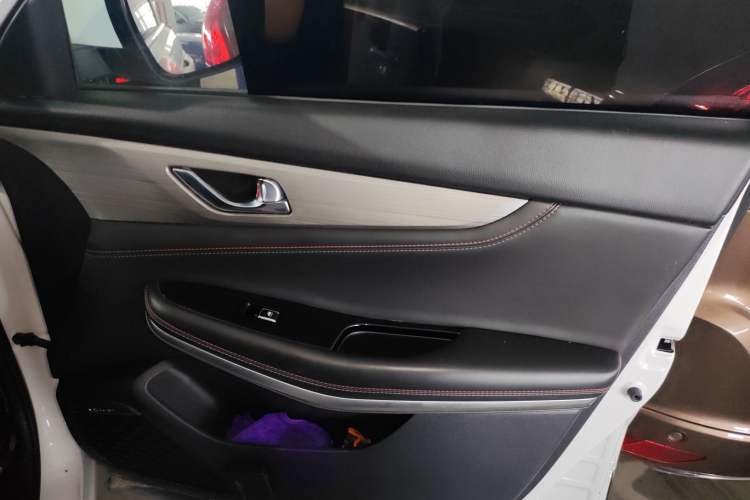 Used CHANGAN CS75 2020 280T Automatic Smart Edition China VI Standard Interior 5