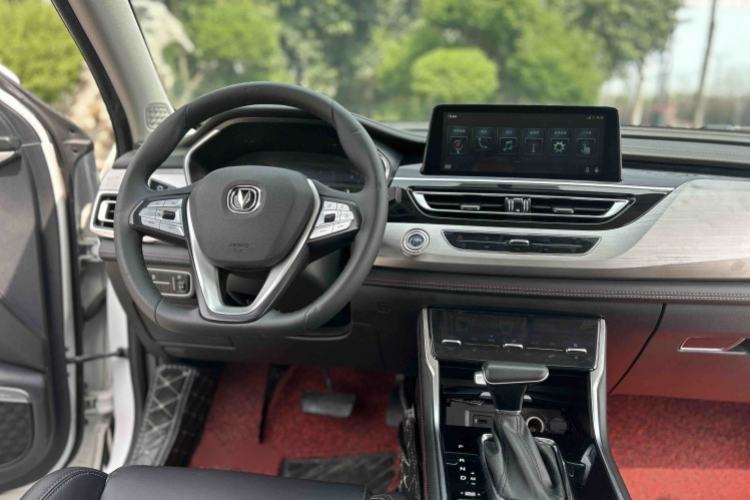 Used CHANGAN CS75 2020 280T DCT Luxury Version China VI Standard Interior 9