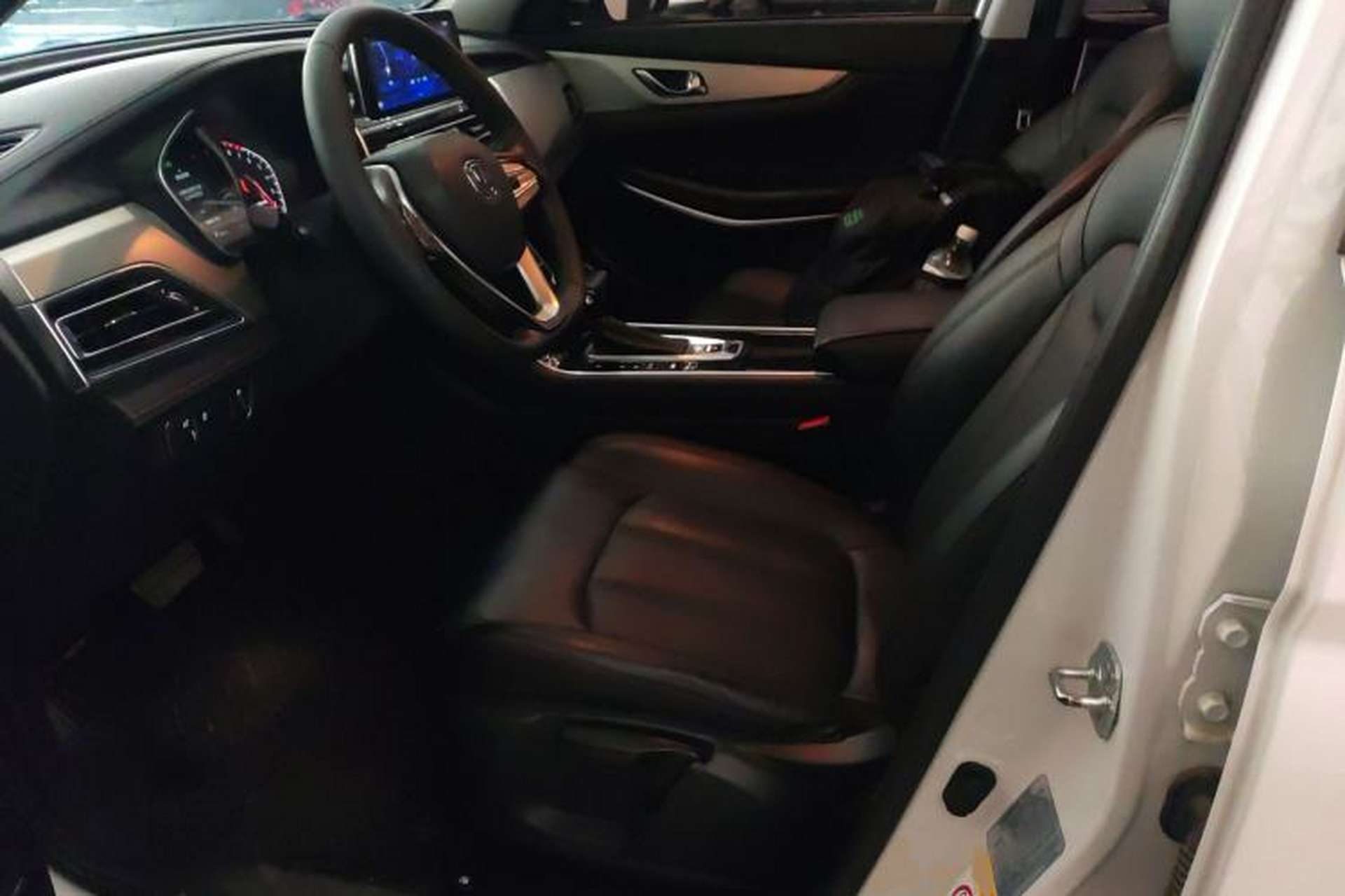 Used CHANGAN CS75 2020 280T DCT Luxury Model China VI Standard Left Front Seat