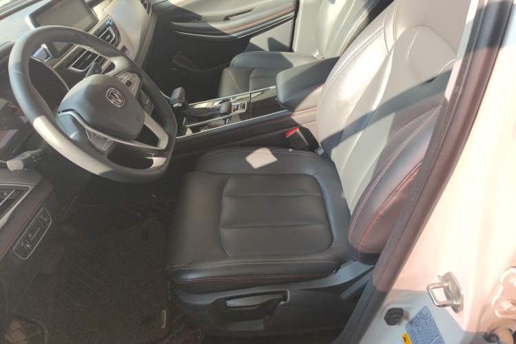 Used CHANGAN CS75 2020 280T DCT Luxury Model China VI Standard Left Front Seat