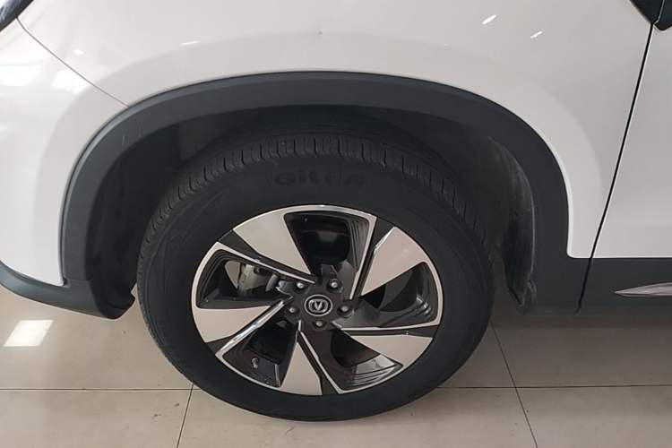 Used CHANGAN CS75 2020 280T DCT Luxury Version China VI Standard Left Front Wheel Hub