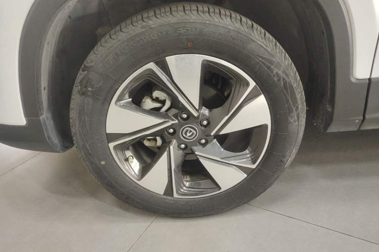 Used CHANGAN CS75 2020 280T DCT Luxury Version China VI Standard Left Front Wheel Hub