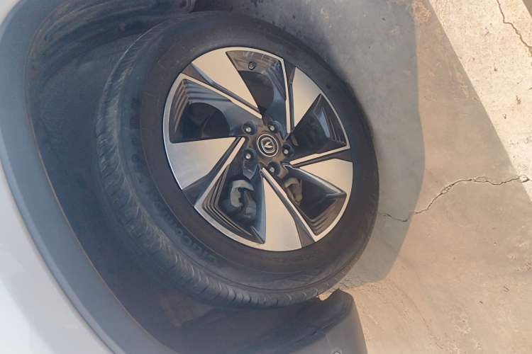 Used CHANGAN CS75 2020 280T DCT Luxury Version China VI Standard Left Front Wheel Hub