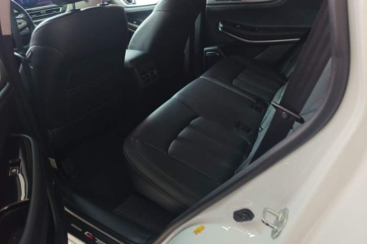 Used CHANGAN CS75 2020 280T Automatic Ya Zhi Model China VI Standard Left Rear Seat