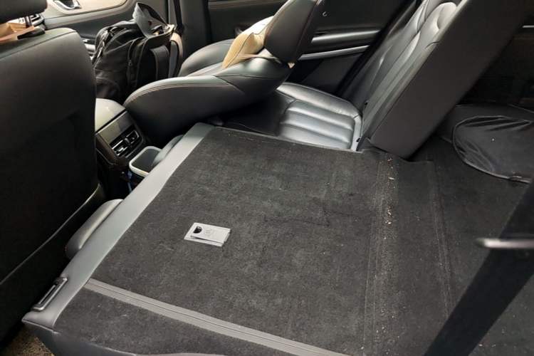 Used CHANGAN CS75 2020 280T Automatic Smart Edition China VI Left Rear Seat