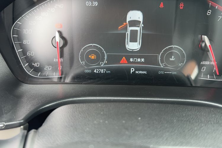 Used CHANGAN CS75 2020 280T DCT Luxury Model China VI Standard Odometer Close Up