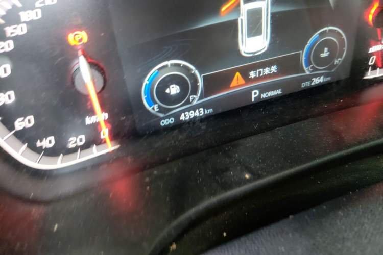 Used CHANGAN CS75 2020 280T DCT Luxury Version China VI Standard Odometer Close Up