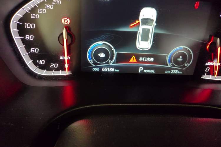 Used CHANGAN CS75 2020 280T DCT Luxury Version China VI Standard Odometer Close Up