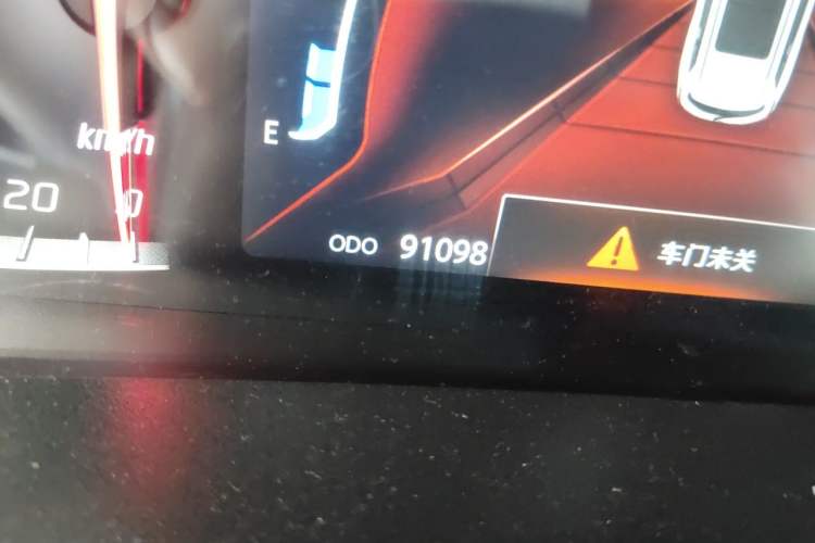 Used CHANGAN CS75 2020 280T DCT Luxury Model China VI Standard Odometer Close Up