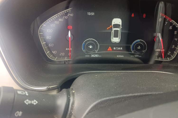 Used CHANGAN CS75 2020 280T Manual Elite Version China VI Standard Odometer Close Up