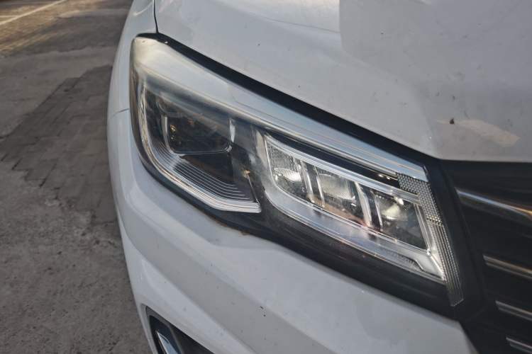 Used CHANGAN CS75 2020 280T Manual Elite Version China VI Standard Right Front Headlight