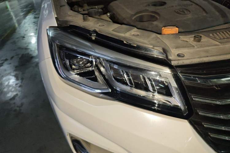 Used CHANGAN CS75 2020 280T DCT Luxury Model China VI Standard Right Front Headlight