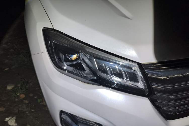 Used CHANGAN CS75 2020 280T Automatic Smart Edition China VI Right Front Headlight