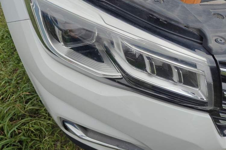 Used CHANGAN CS75 2020 280T Manual Elite Version China VI Standard Right Front Headlight
