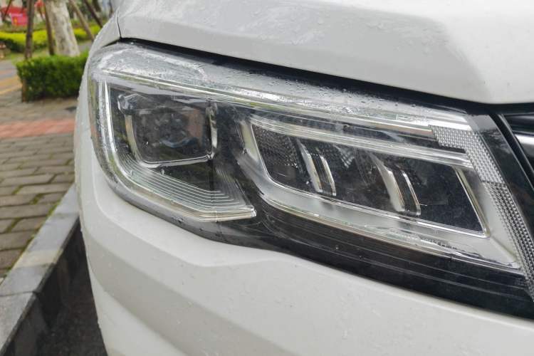 Used CHANGAN CS75 2020 280T Manual Elite Version China VI Standard Right Front Headlight