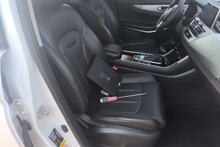 Used CHANGAN CS75 2020 280T DCT Luxury Model China VI Standard Right Front Seat