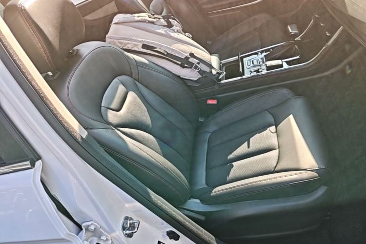 Used CHANGAN CS75 2020 280T DCT Luxury Version China VI Standard Right Front Seat