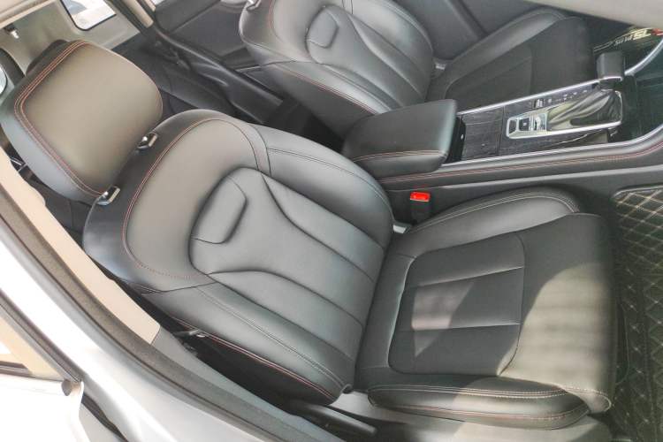 Used CHANGAN CS75 2020 280T DCT Luxury Model China VI Standard Right Front Seat