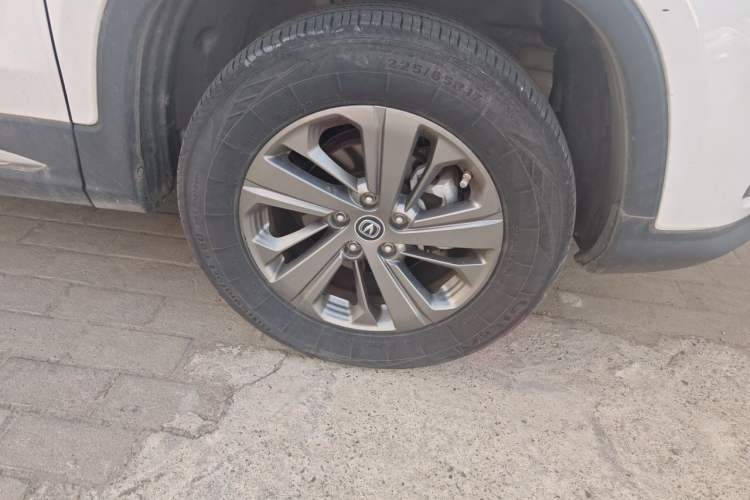 Used CHANGAN CS75 2020 280T Manual Elite Version China VI Standard Right Front Wheel Hub
