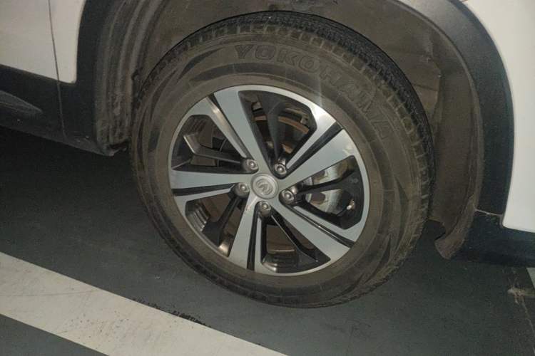 Used CHANGAN CS75 2020 280T Automatic Smart Edition China VI Standard Right Front Wheel Hub