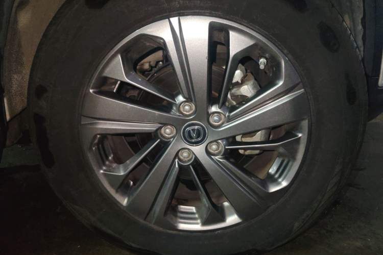 Used CHANGAN CS75 2020 280T Manual Elite Version China VI Standard Right Front Wheel Hub