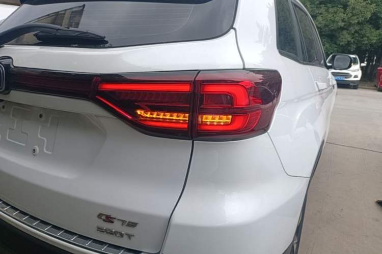 Used CHANGAN CS75 2020 280T Automatic Smart Edition China VI Right Rear Taillight