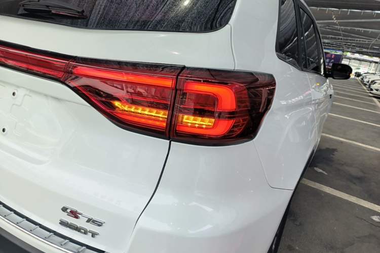 Used CHANGAN CS75 2020 280T DCT Luxury Model China VI Standard Right Rear Taillight