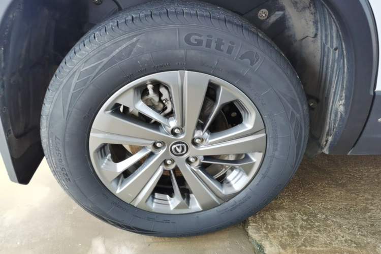 Used CHANGAN CS75 2020 280T Manual Elite Version China VI Standard Right Rear Wheel Hub