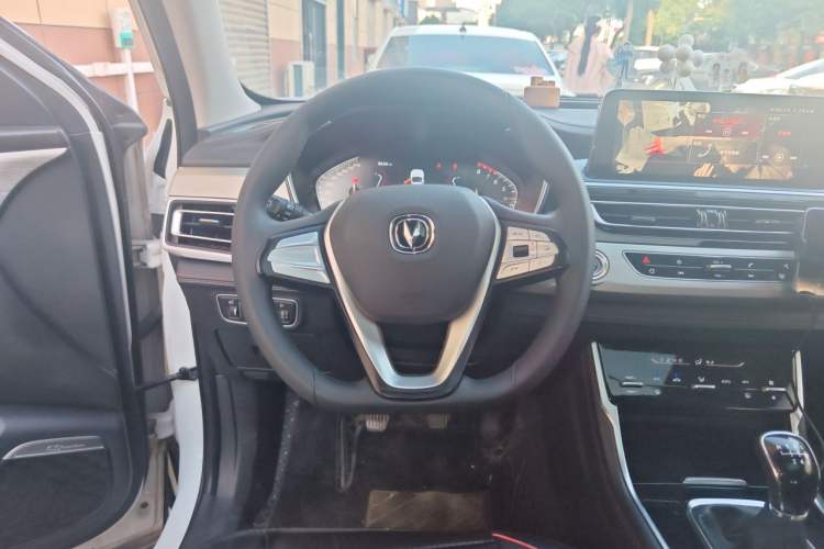 Used CHANGAN CS75 2020 280T Manual Elite Version China VI Standard Steering Wheel