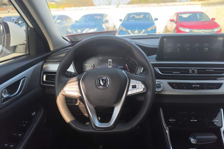 Used CHANGAN CS75 2020 280T DCT Luxury Model China VI Standard Steering Wheel