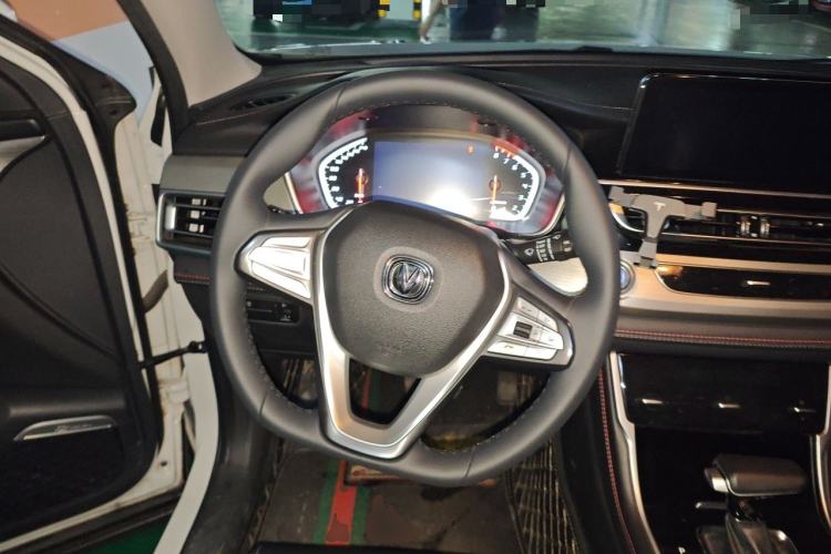 Used CHANGAN CS75 2020 280T DCT Luxury Model China VI Standard Steering Wheel