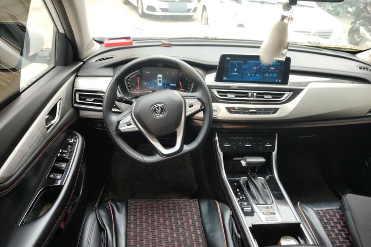 Used CHANGAN CS75 2020 280T DCT Luxury Version China VI Standard Steering Wheel
