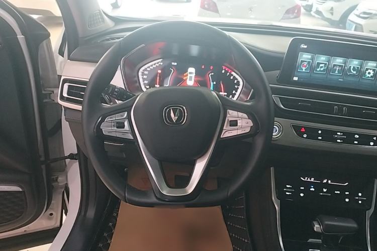 Used CHANGAN CS75 2020 280T DCT Luxury Version China VI Standard Steering Wheel